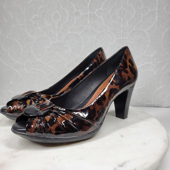 VTG Nurture Drake Leopard Heels Womens 8 Brown Patent Leather Peep Toe Pumps - Picture 4 of 13